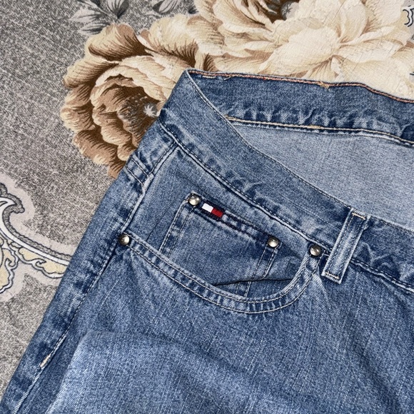 TOMMY HILFIGER CLASSIC FIT JEANS - Picture 3 of 6